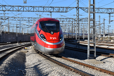 Renfe acoge la llegada de iryo con un mensaje especial de bienvenida